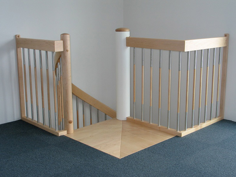 Studio,-rekkverk-oppe